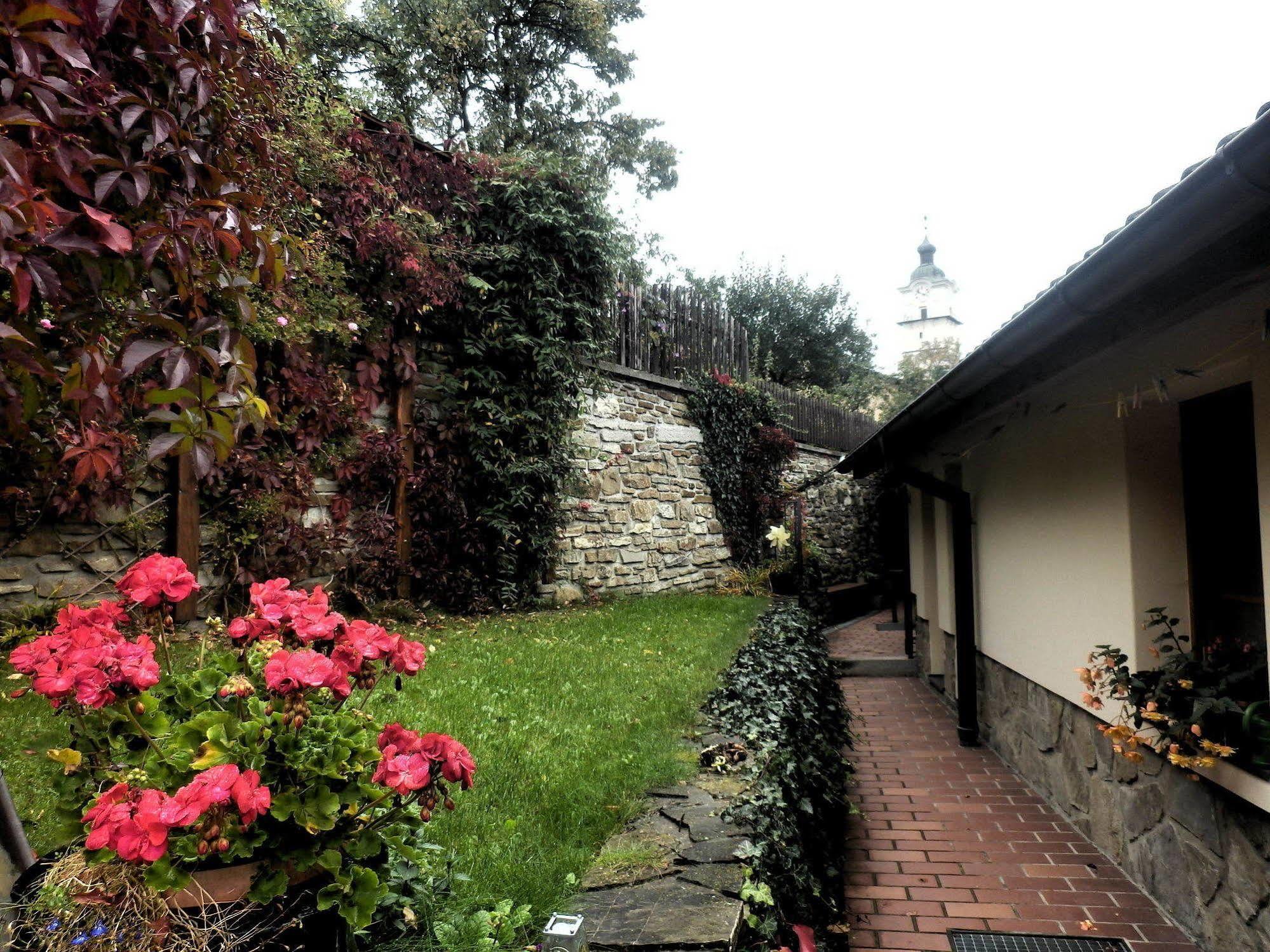 Penzion Pod Branou Poprad Exterior foto
